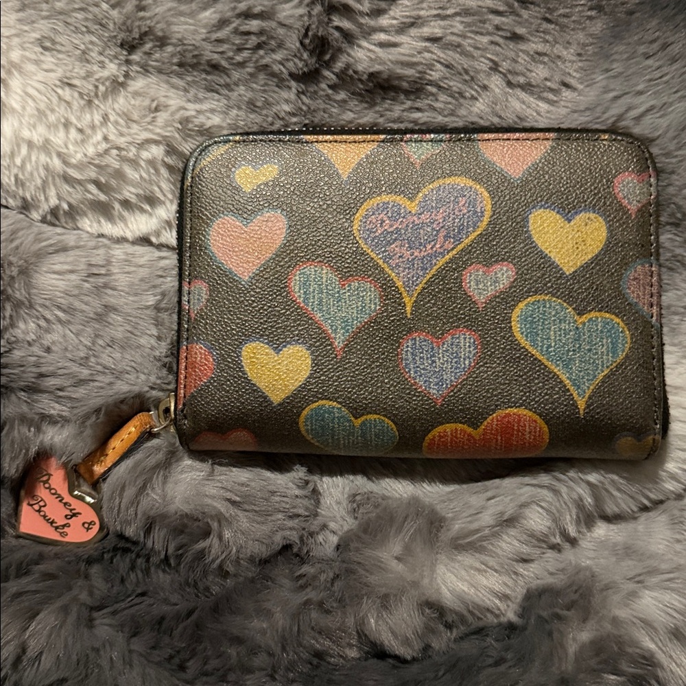 Dooney & Bourke Y2K Vintage Hearts Large Clutch Multi-color Heart🔥